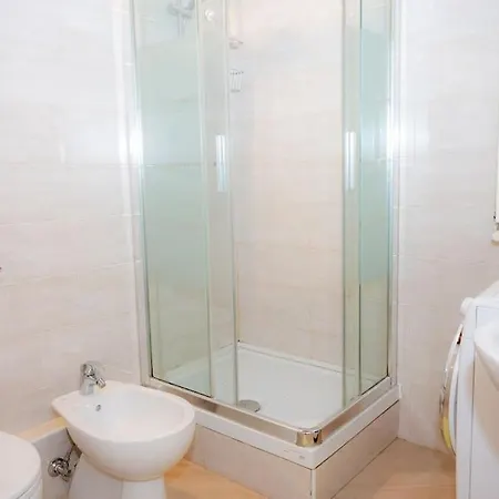 Apartment Medieval Centre - Modern With Ac, Smart Tv & Wifi *