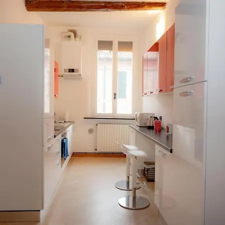 Medieval Centre - Modern With Ac, Smart Tv & Wifi *